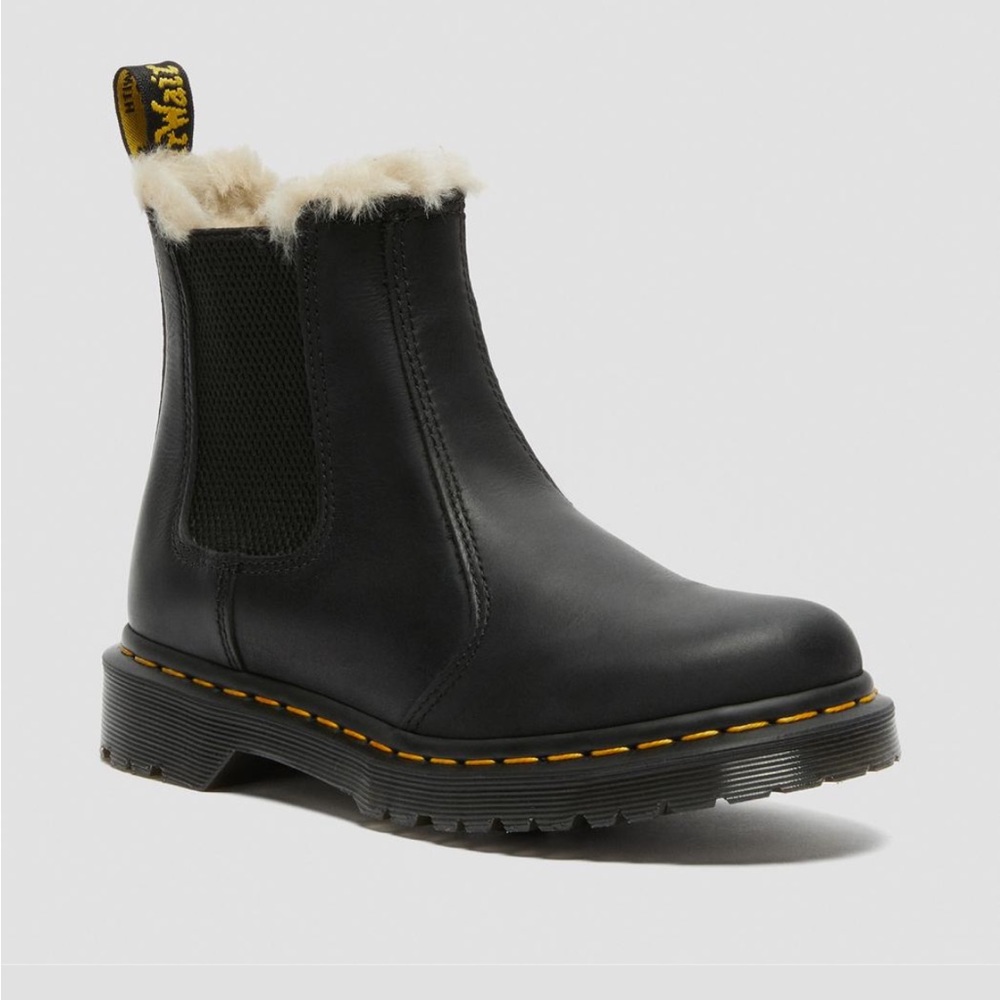 2976 Faux Fur Lined Chelsea Boots